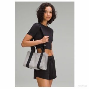 NEW Lululemon Two-Tone Canvas Tote Bag Mini 4.5L Anchor/ Light Ivory